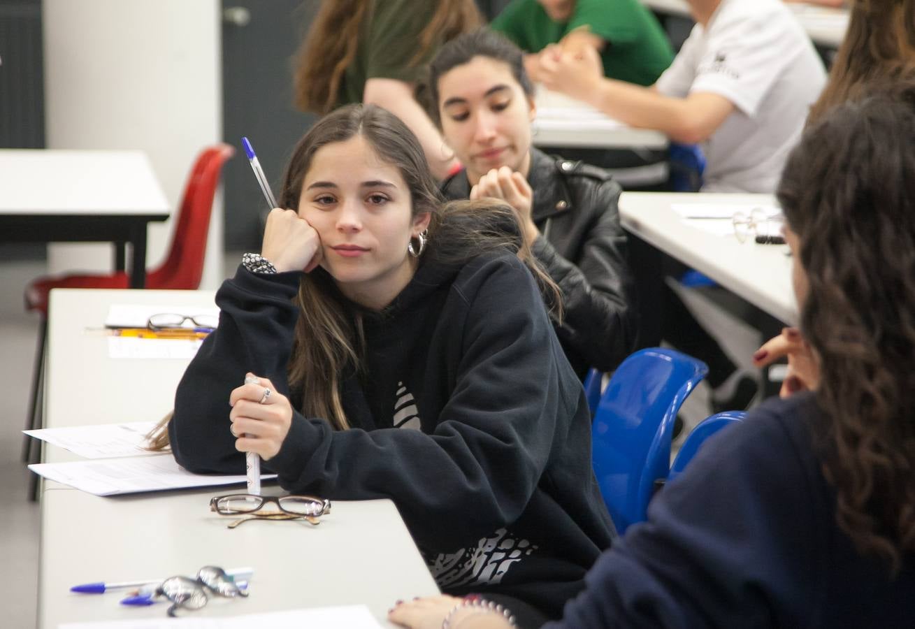 Fotos: Comienza la EBAU en Logroño