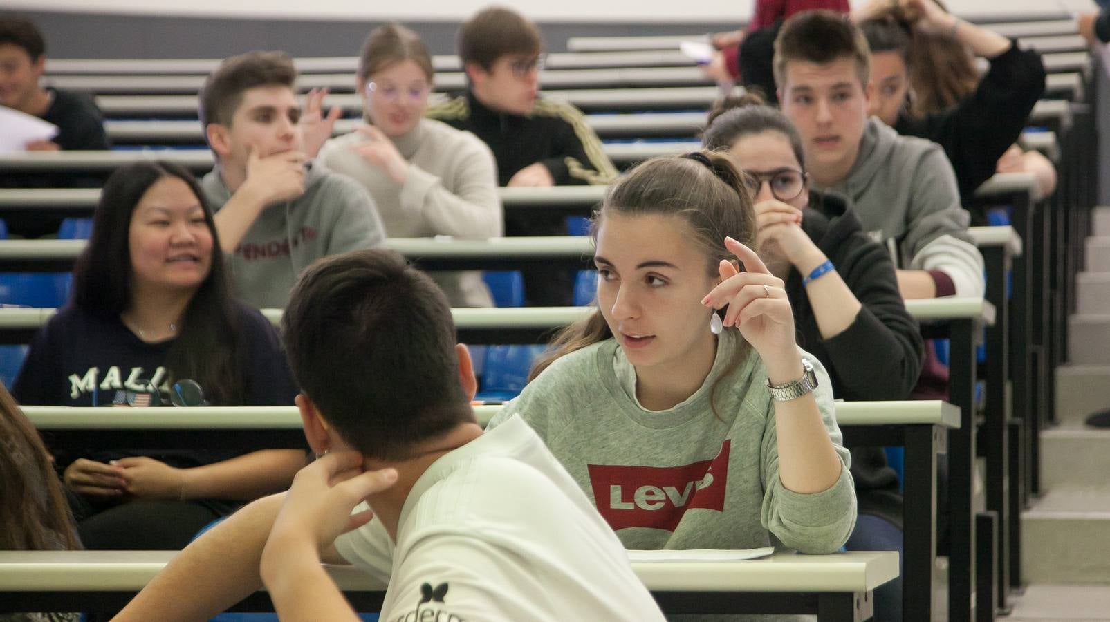 Fotos: Comienza la EBAU en Logroño