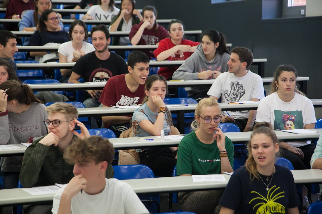 Fotos: Comienza la EBAU en Logroño