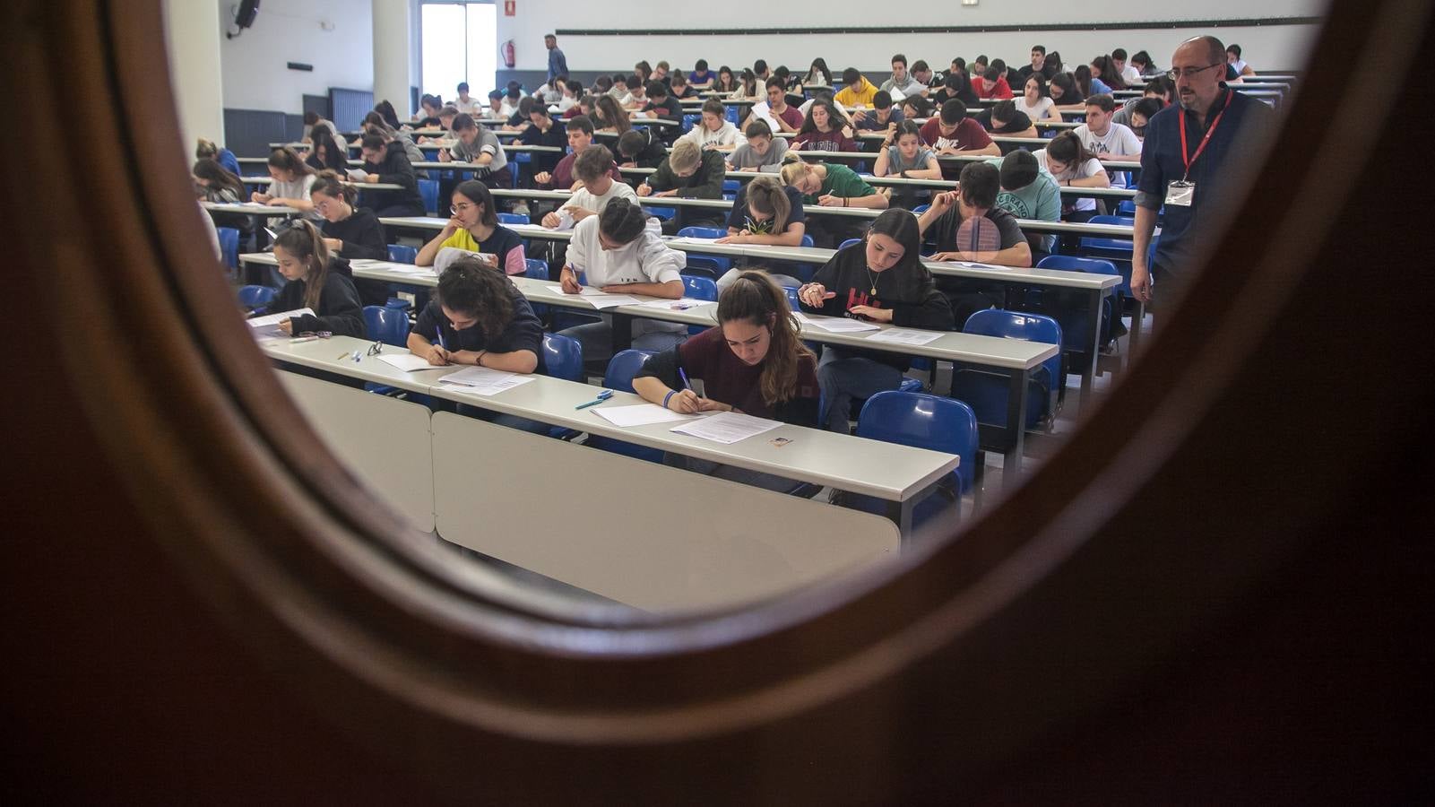 Fotos: Comienza la EBAU en Logroño