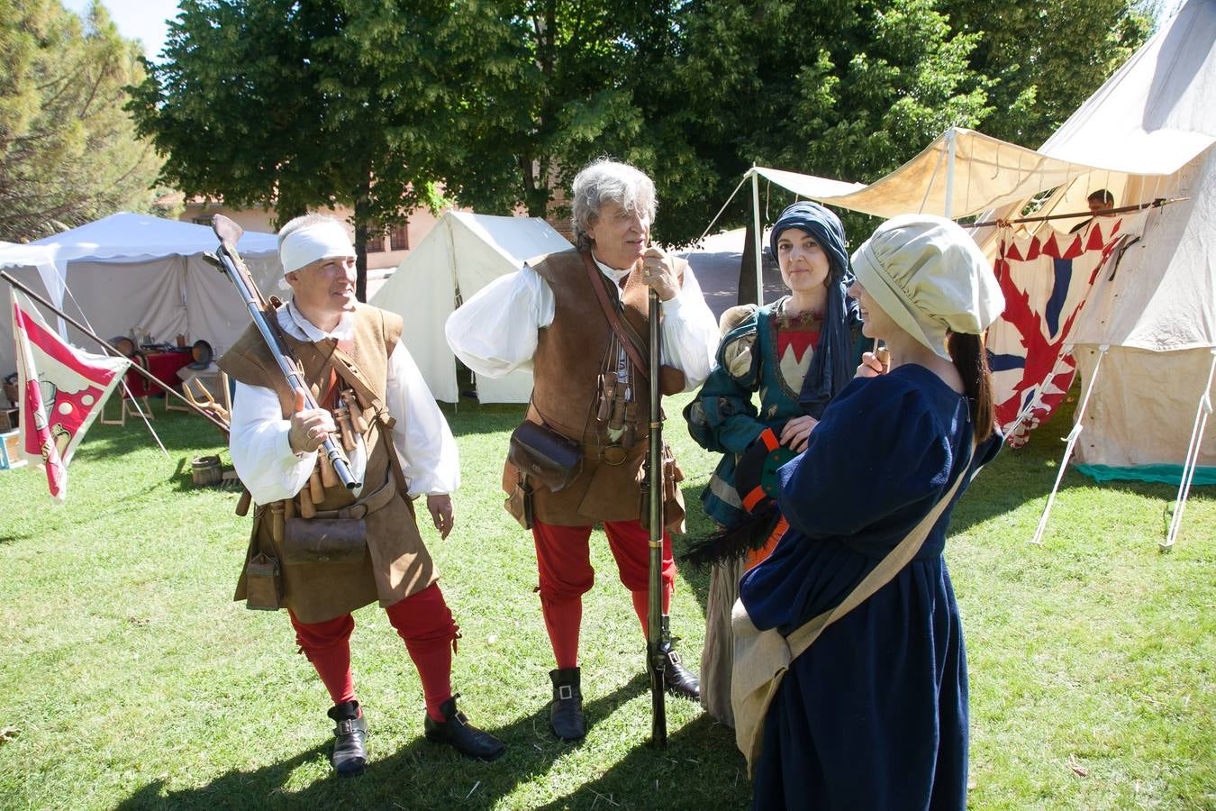 Fotos: Recreación del campamento francés en el parque del Ebro