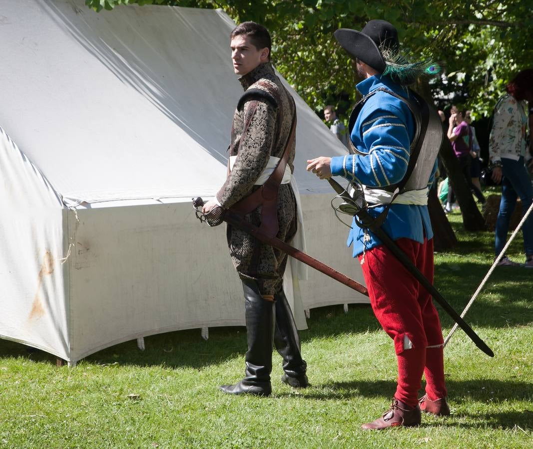 Fotos: Recreación del campamento francés en el parque del Ebro