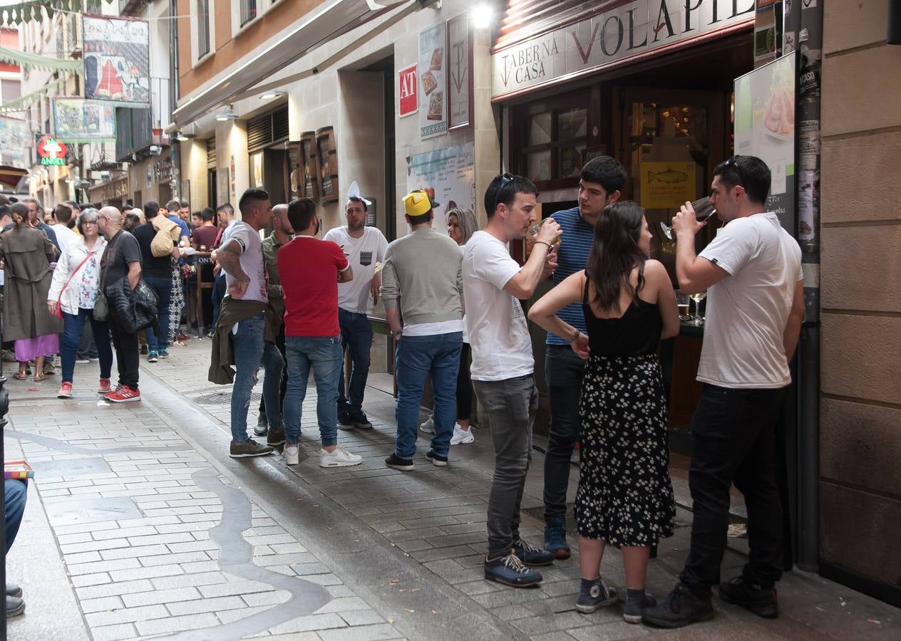 Fotos: Ambiente en las calles de Logroño por San Bernabé: el sábado