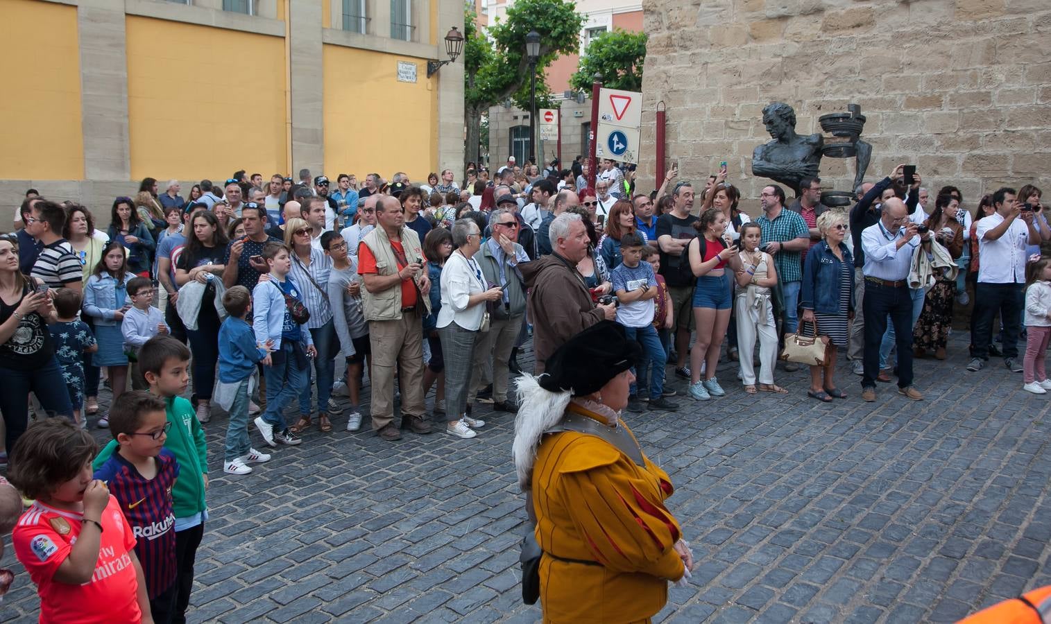 Fotos: Ambiente en las calles de Logroño por San Bernabé: el sábado