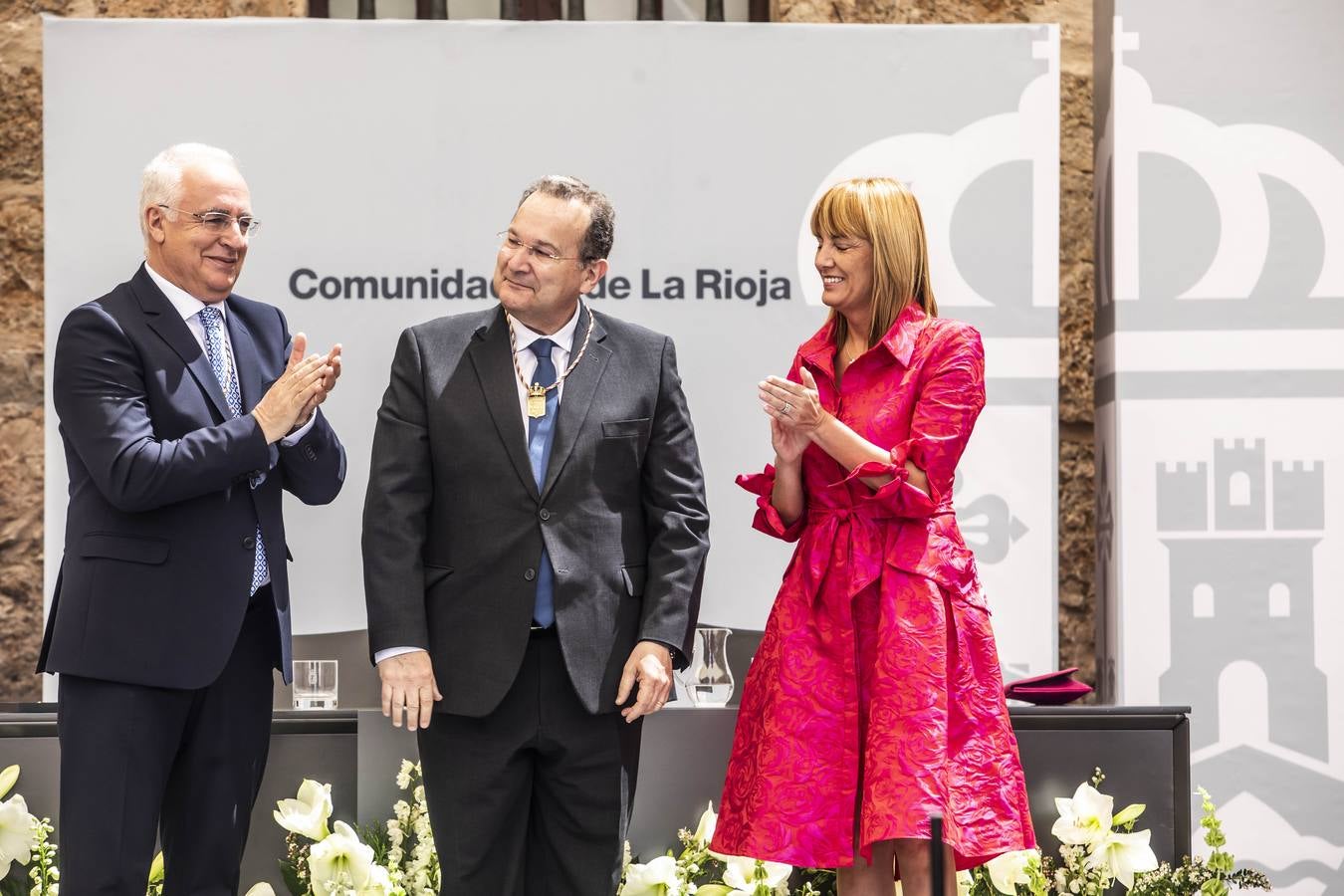 San Millán de la Cogolla ha acogido la celebración institucional del 9 de junio con la entrega de las Medallas de La Rioja, el Galardón de las Artes y las distinciones de Riojanos Ilustres 