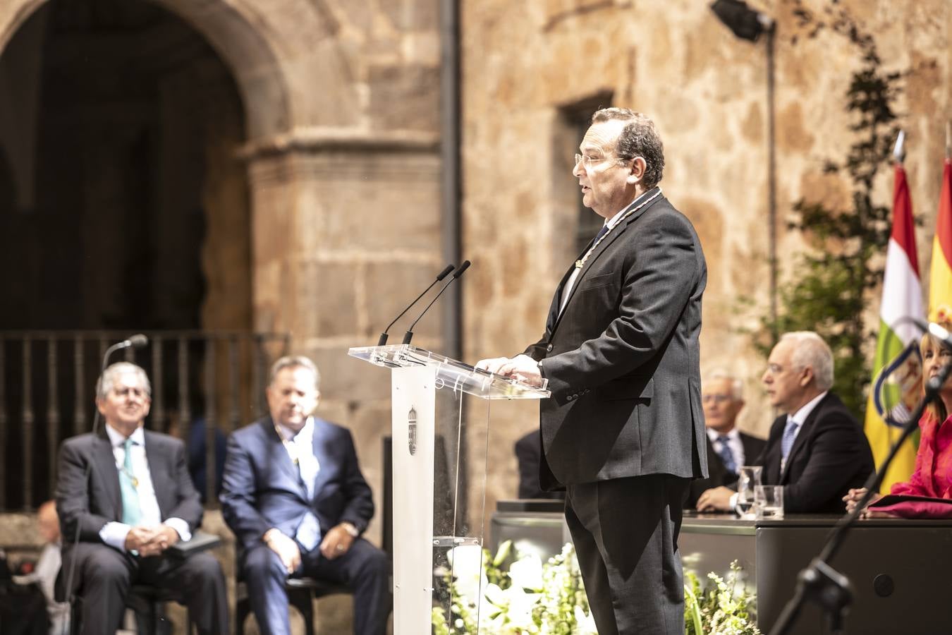 San Millán de la Cogolla ha acogido la celebración institucional del 9 de junio con la entrega de las Medallas de La Rioja, el Galardón de las Artes y las distinciones de Riojanos Ilustres 