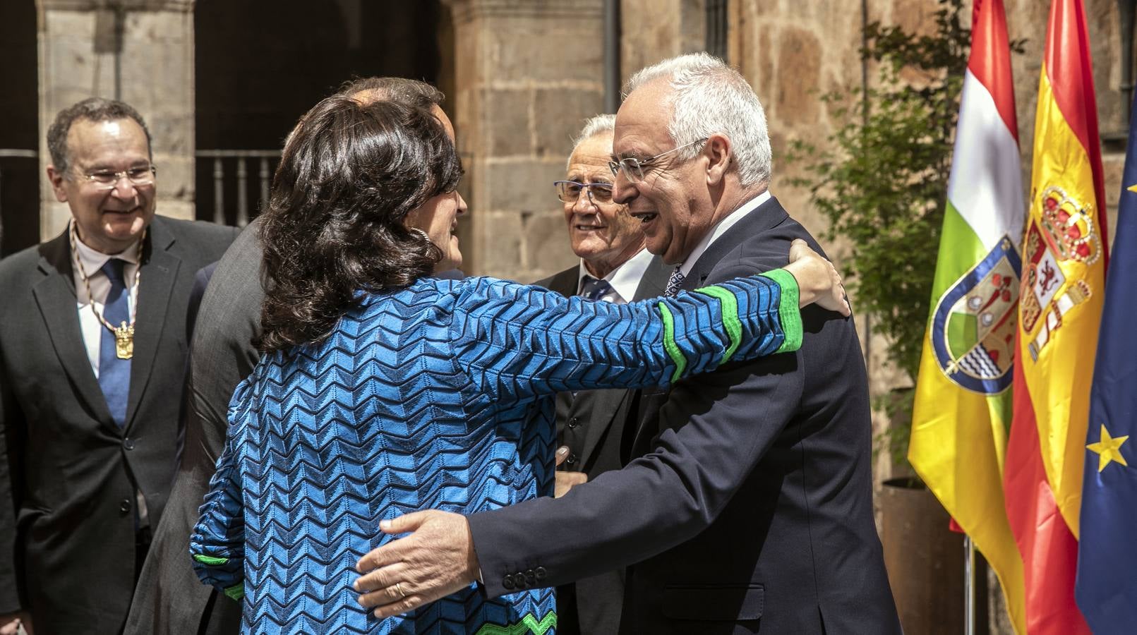 San Millán de la Cogolla ha acogido la celebración institucional del 9 de junio con la entrega de las Medallas de La Rioja, el Galardón de las Artes y las distinciones de Riojanos Ilustres 