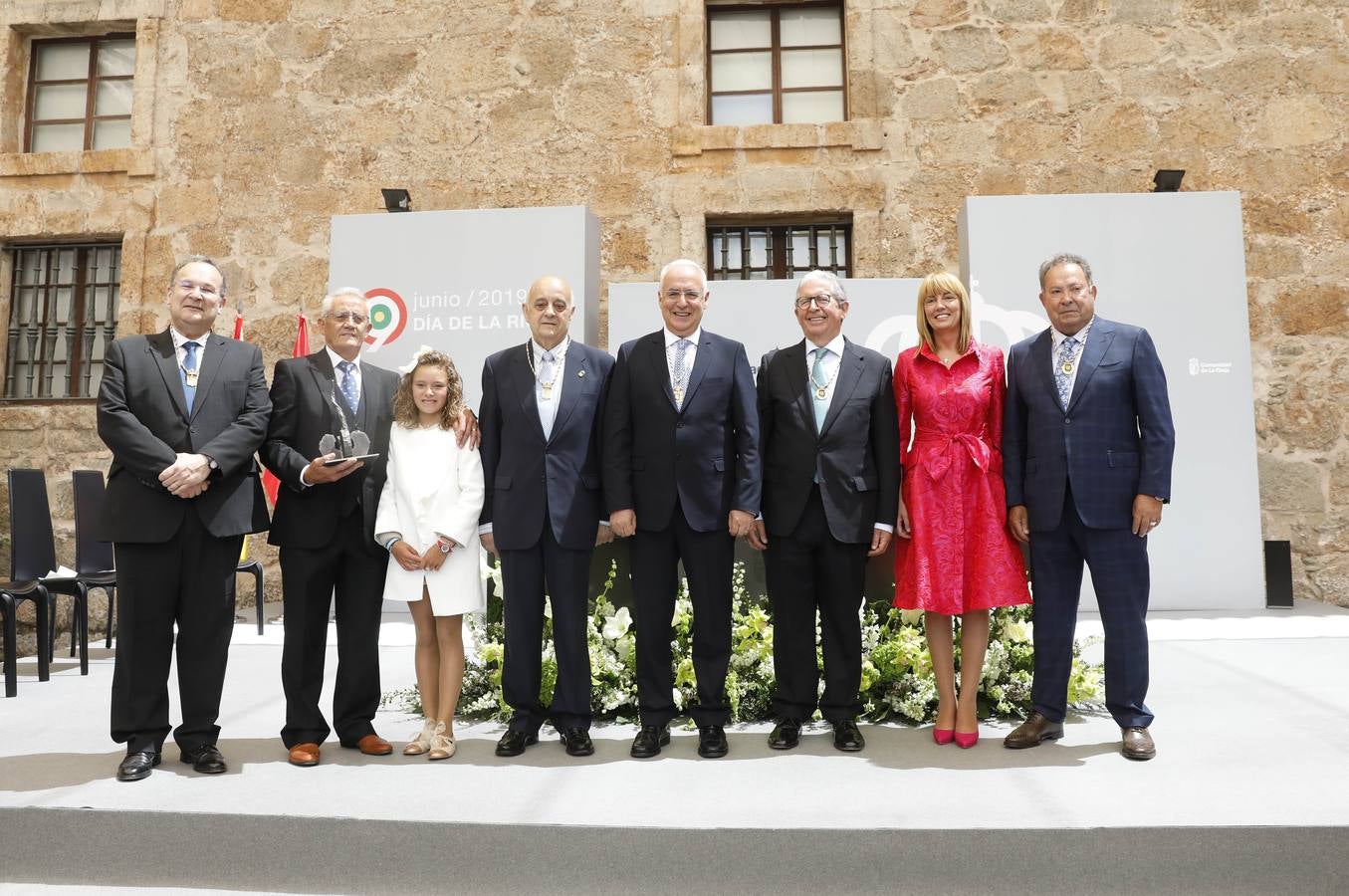 San Millán de la Cogolla ha acogido la celebración institucional del 9 de junio con la entrega de las Medallas de La Rioja, el Galardón de las Artes y las distinciones de Riojanos Ilustres 