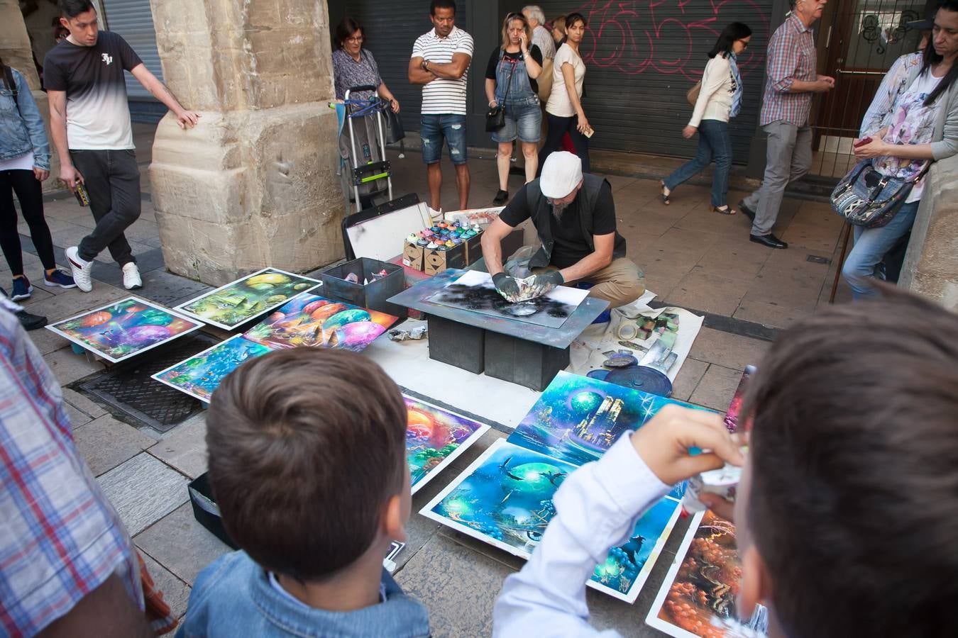 Fotos: Un domingo muy festivo en Logroño