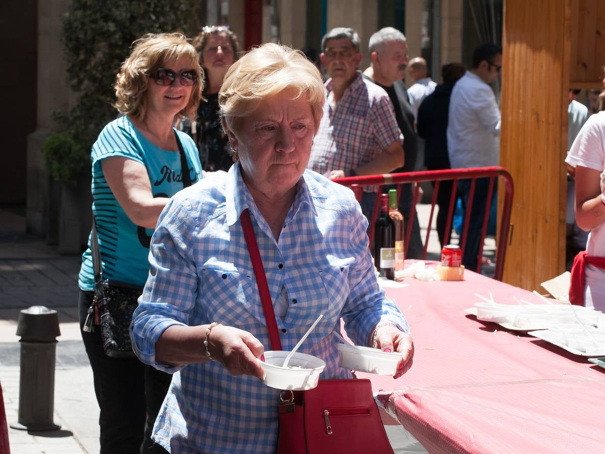 Fotos: Un domingo muy festivo en Logroño