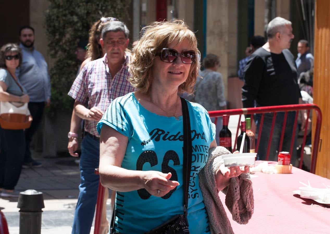 Fotos: Un domingo muy festivo en Logroño
