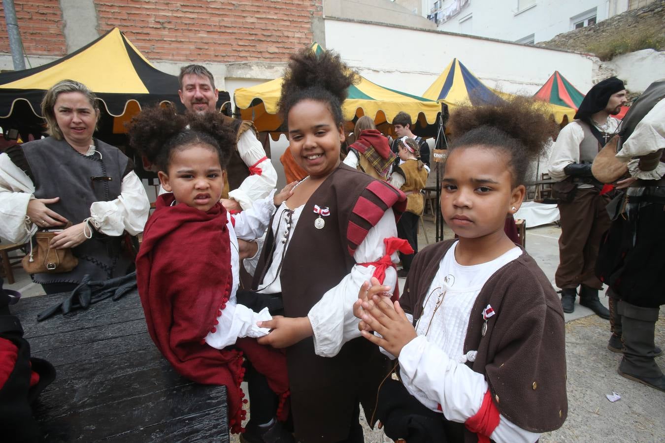 Fotos: Los franceses acampan a orillas del Ebro