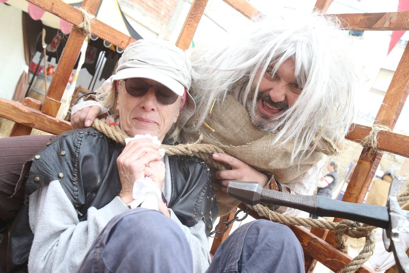 Fotos: Los franceses acampan a orillas del Ebro