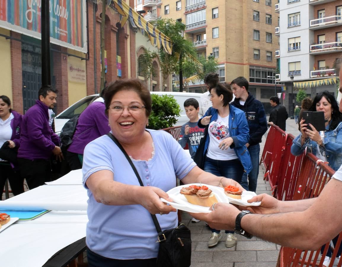 Fotos: Degustación de embuchados a cargo de la Peña La Uva