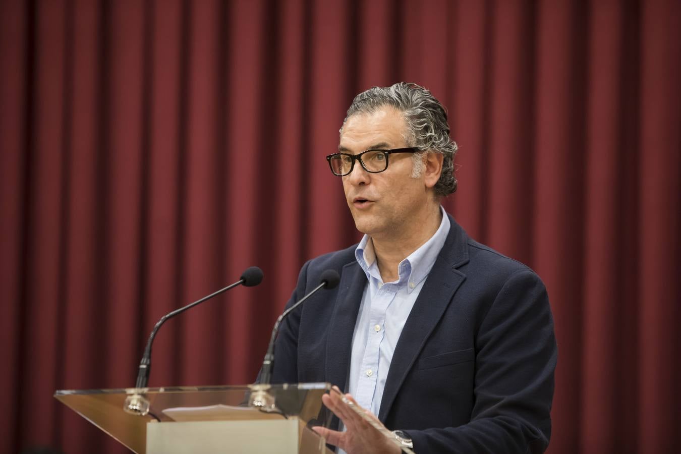 Acto de entrega de la Insignias de San Bernabé, en esta ocasión, al periodista Fernando Lázaro; la presidenta del CERMI, Manoli Muro; el médico Joaquín Yangüela; y la voluntaria María Jesús Romero