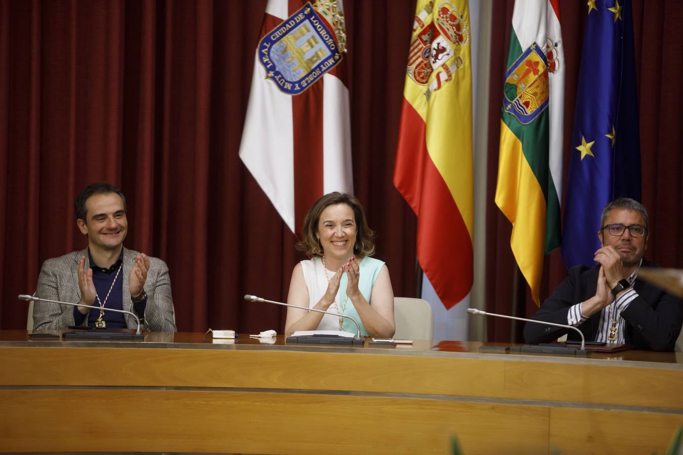 Acto de entrega de la Insignias de San Bernabé, en esta ocasión, al periodista Fernando Lázaro; la presidenta del CERMI, Manoli Muro; el médico Joaquín Yangüela; y la voluntaria María Jesús Romero