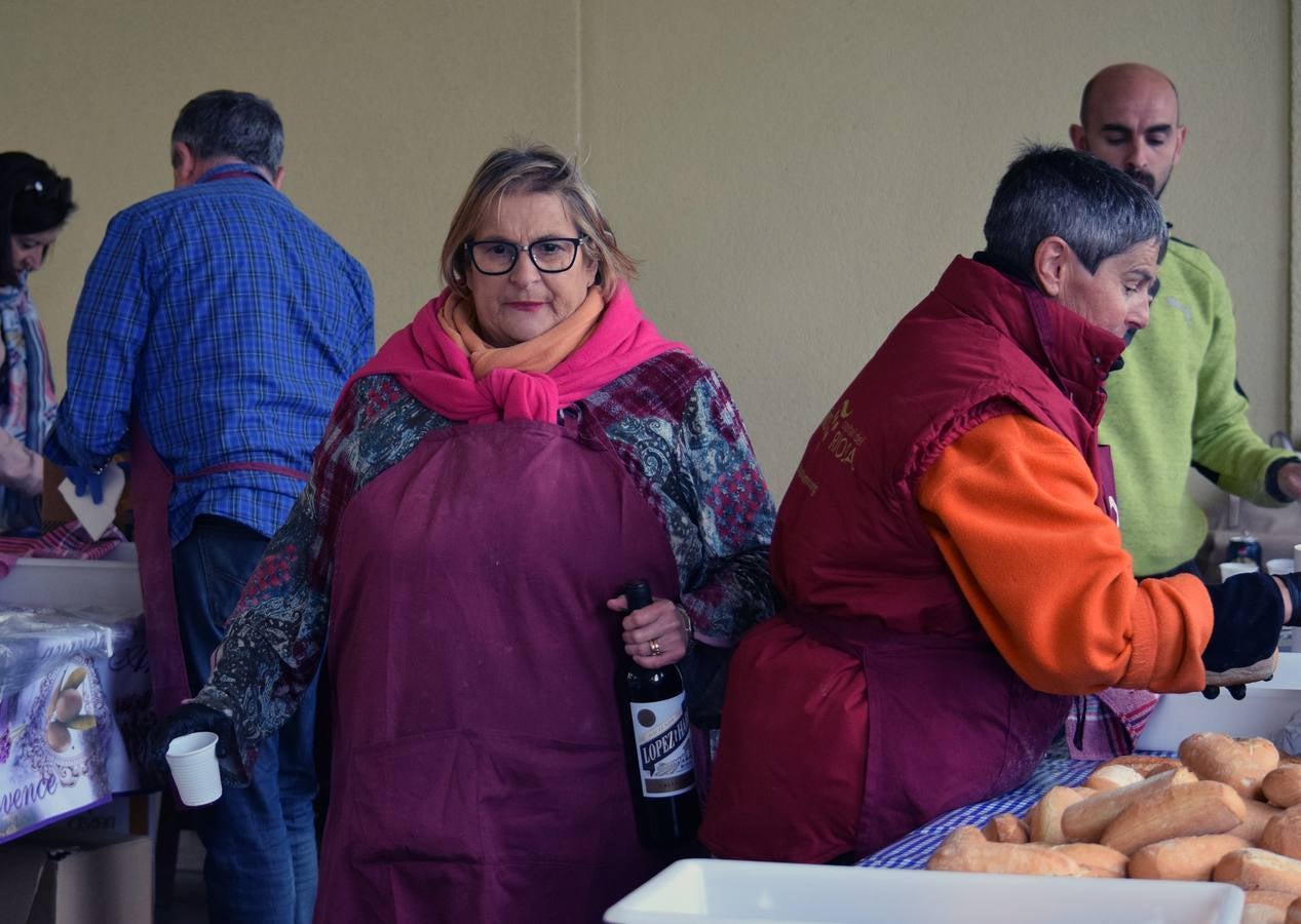 Fotos: Degustación de lomo con pimientos en la calle Ruavieja