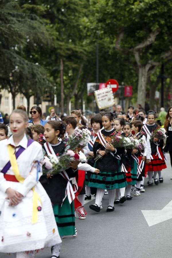 Fotos: Tradicional ofrenda de flores en El Revellín