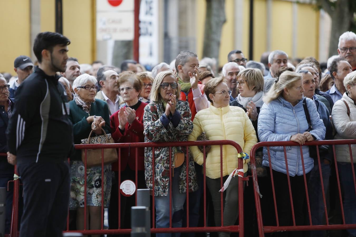 Fotos: Tradicional ofrenda de flores en El Revellín