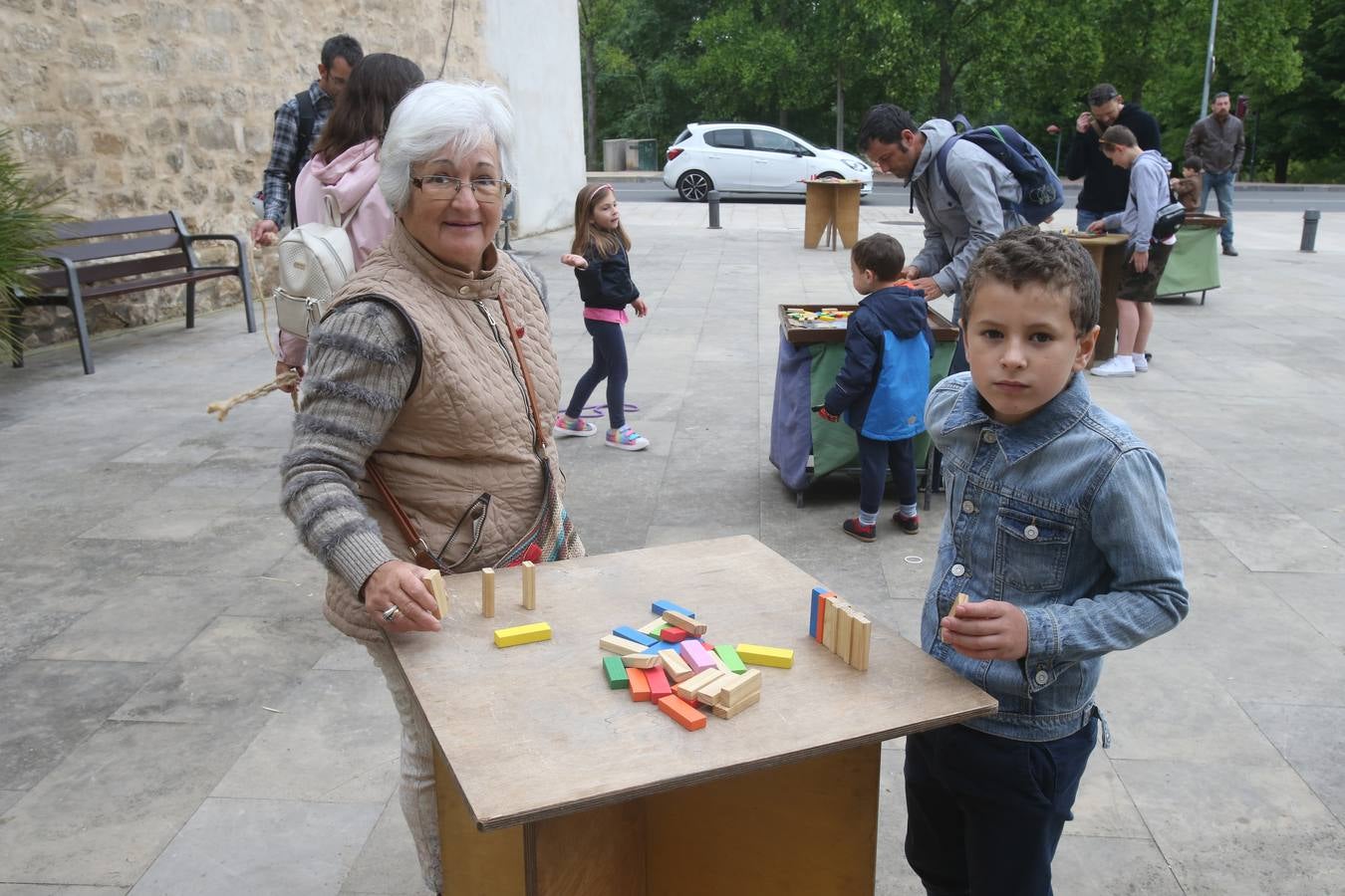 Fotos: Juegos tradicionales en la plaza de Santiago