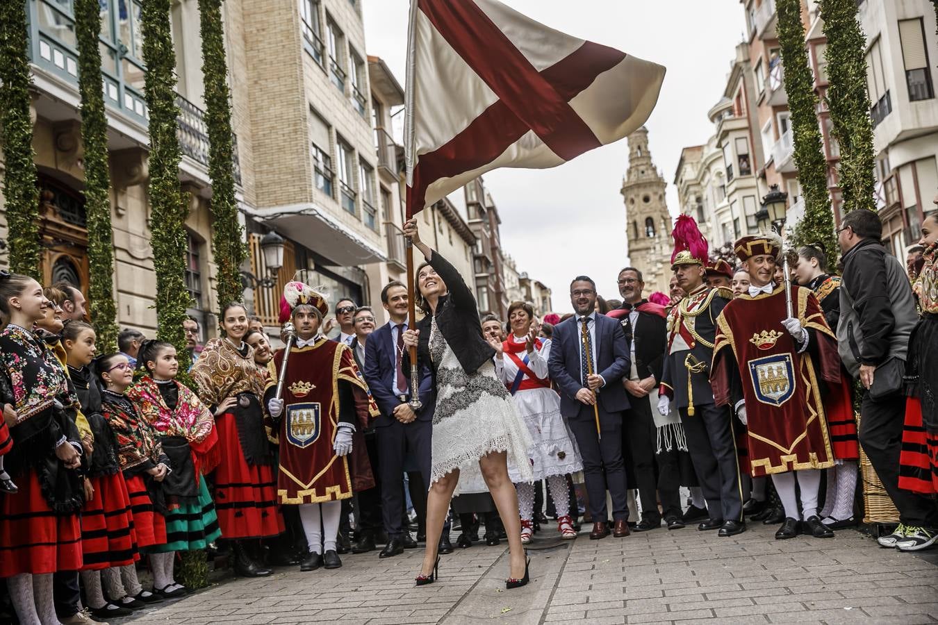 Fotos: Los banderazos y la procesión de San Bernabé