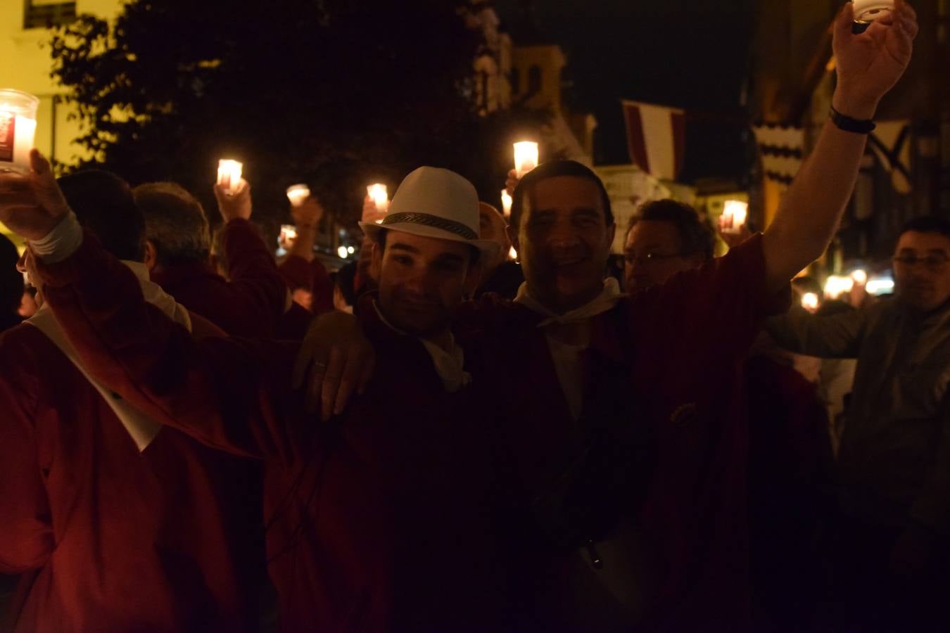 La Cofradía de San Bernabé celebró el encendido de luminarias en cumplimento del Voto de San Bernabé.