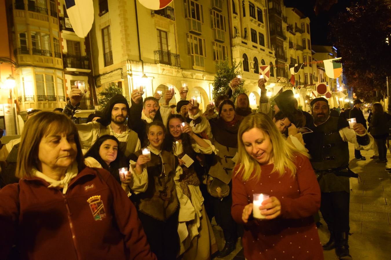 La Cofradía de San Bernabé celebró el encendido de luminarias en cumplimento del Voto de San Bernabé.