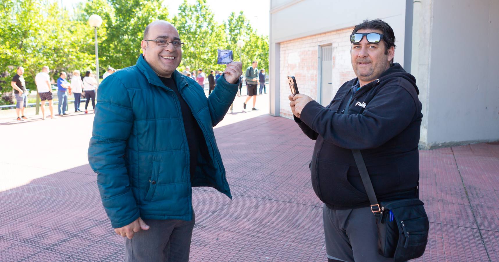 Fotos: Los aficionados acuden a las taquillas de la UDL a por las entradas del partido frente al Hércules