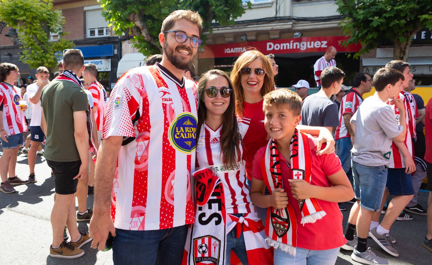 Fotos: Logroño arropa a la UD Logroñés hasta Las Gaunas (1)