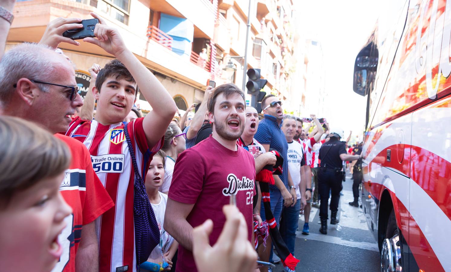 Fotos: La afición arropa a la UD Logroñés (2)