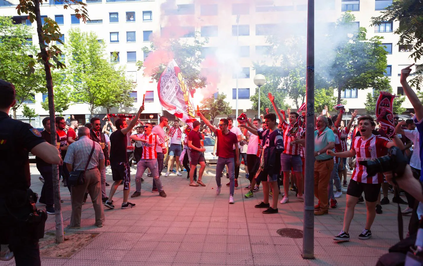 Fotos: La afición arropa a la UD Logroñés (4)