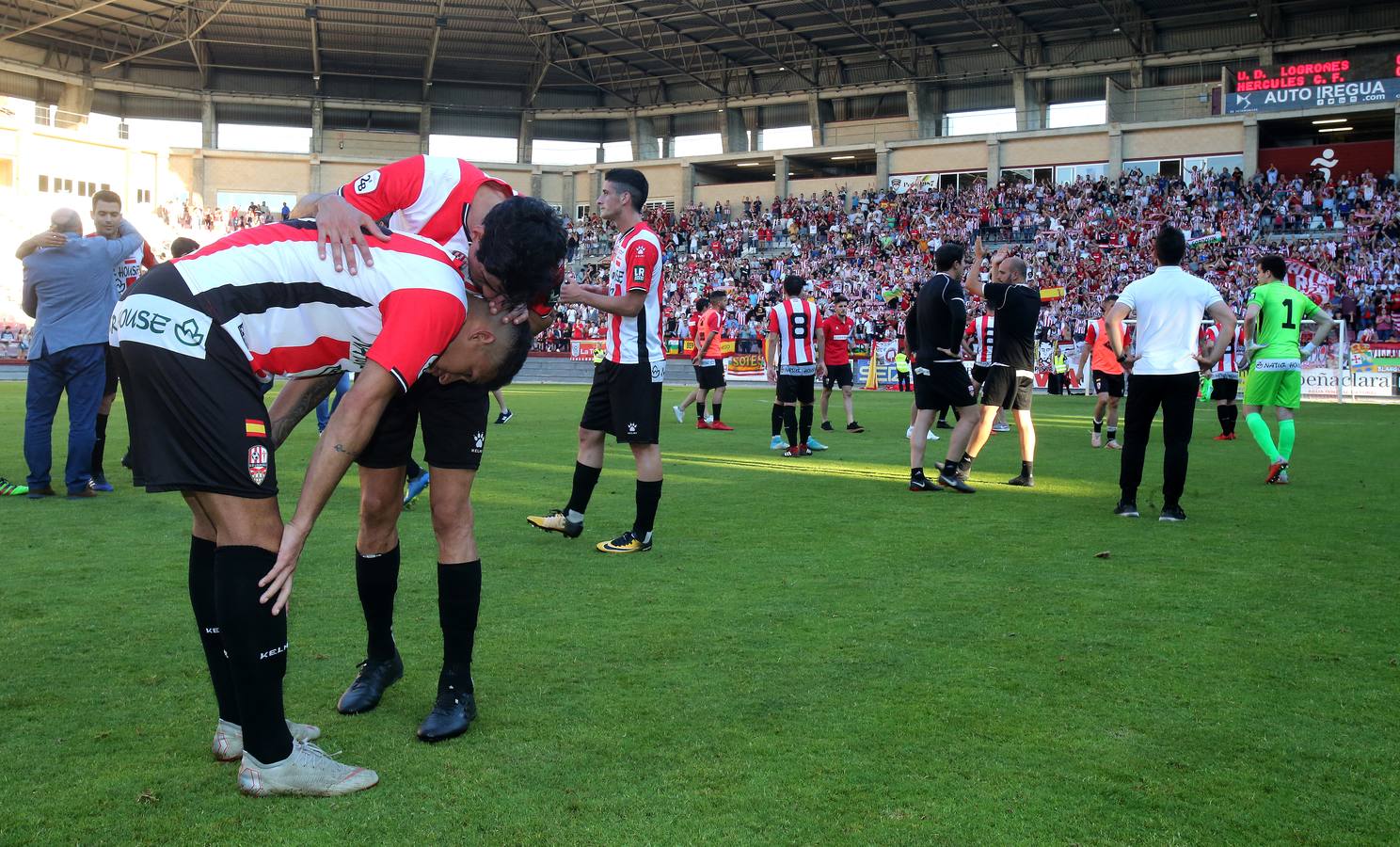 Los blanquirrojos no han pasado del empate ante el bloque alicantino y han quedado eliminados del 'play off' de ascenso a Segunda División.