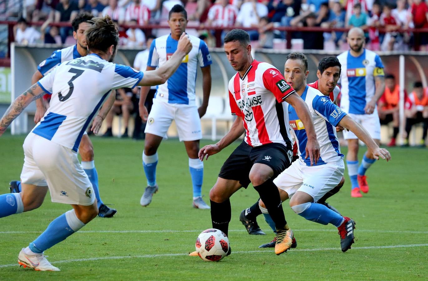 Los blanquirrojos no han pasado del empate ante el bloque alicantino y han quedado eliminados del 'play off' de ascenso a Segunda División.