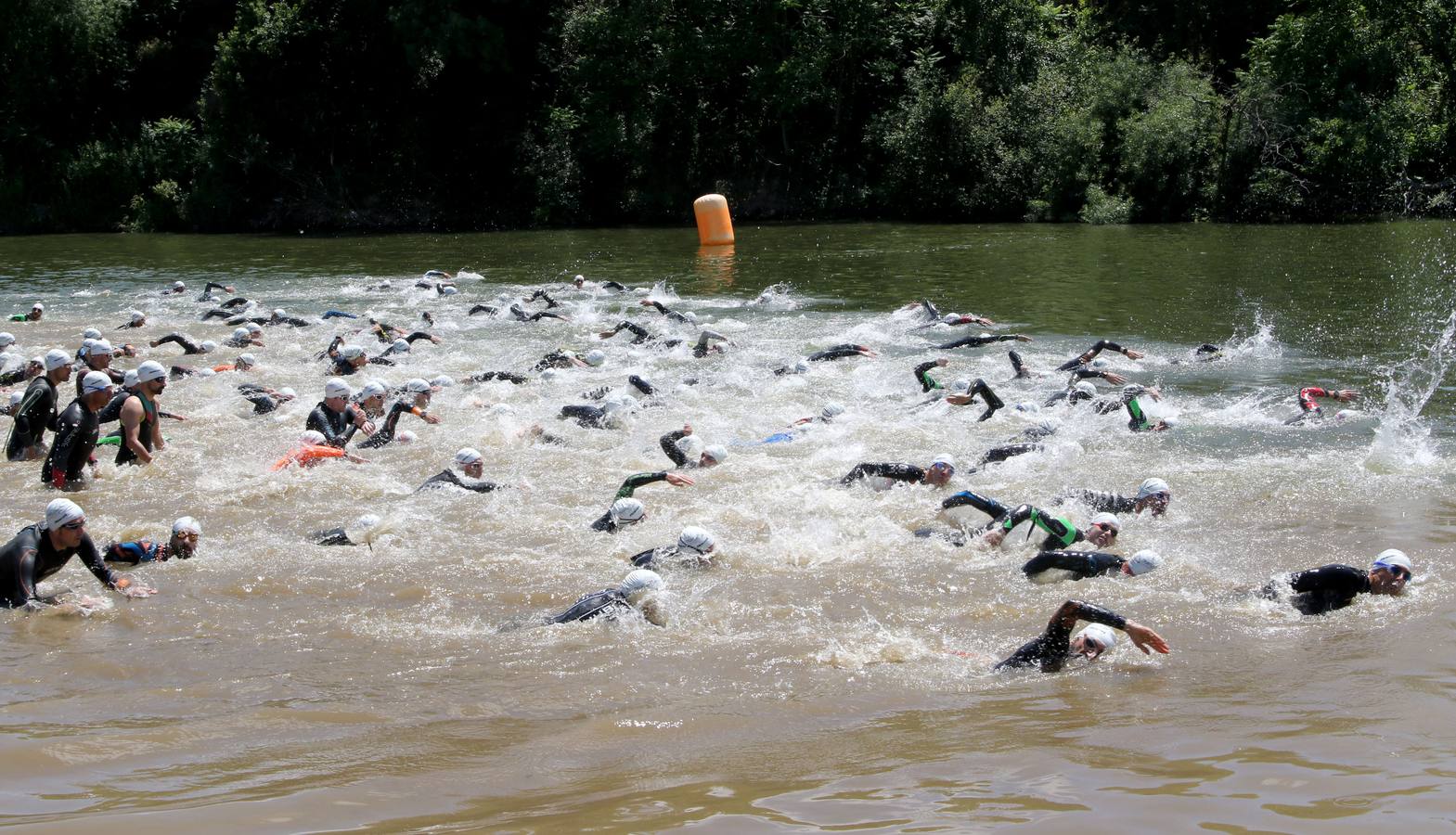 Fotos: La tercera edición del Triatlón La Rioja, en imágenes