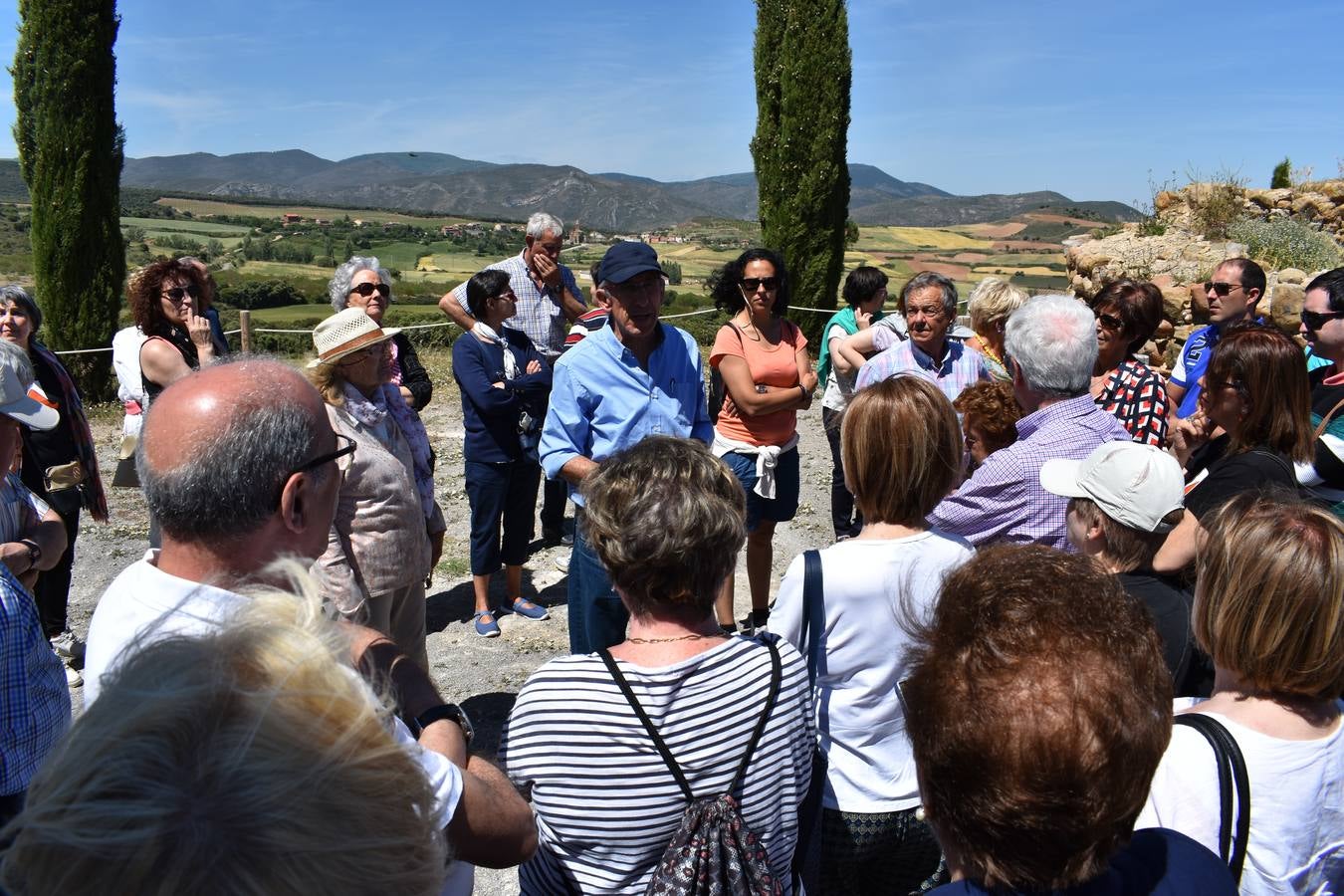 Fotos: XXVIII encuentro de asociaciones culturales de La Rioja y I encuentro de patchwork en Ocón