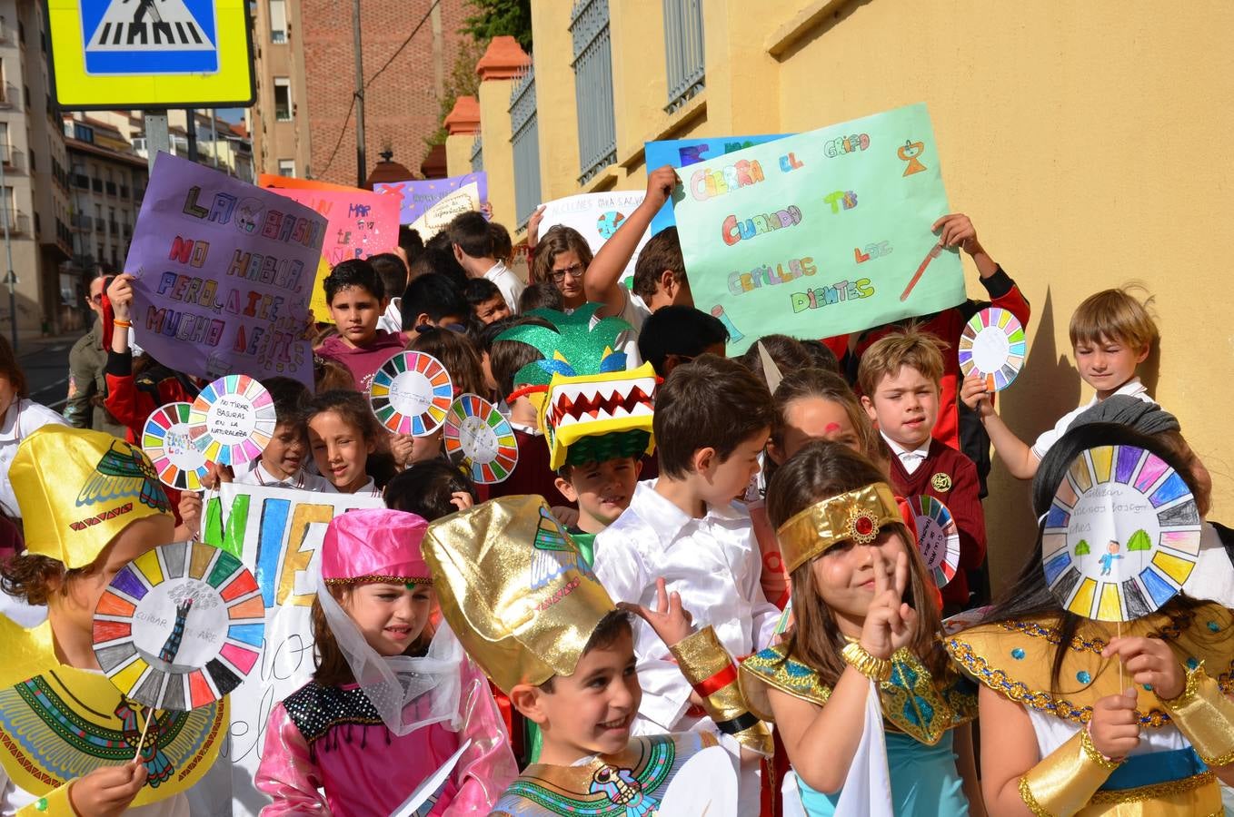 Los alumnos del colegio San Agustín han hecho un parón educativo por el Medio Ambiente.