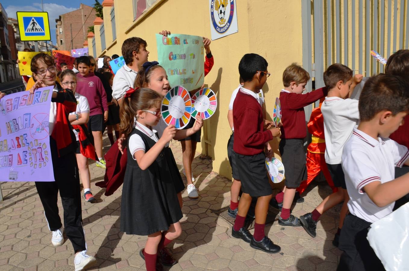 Los alumnos del colegio San Agustín han hecho un parón educativo por el Medio Ambiente.