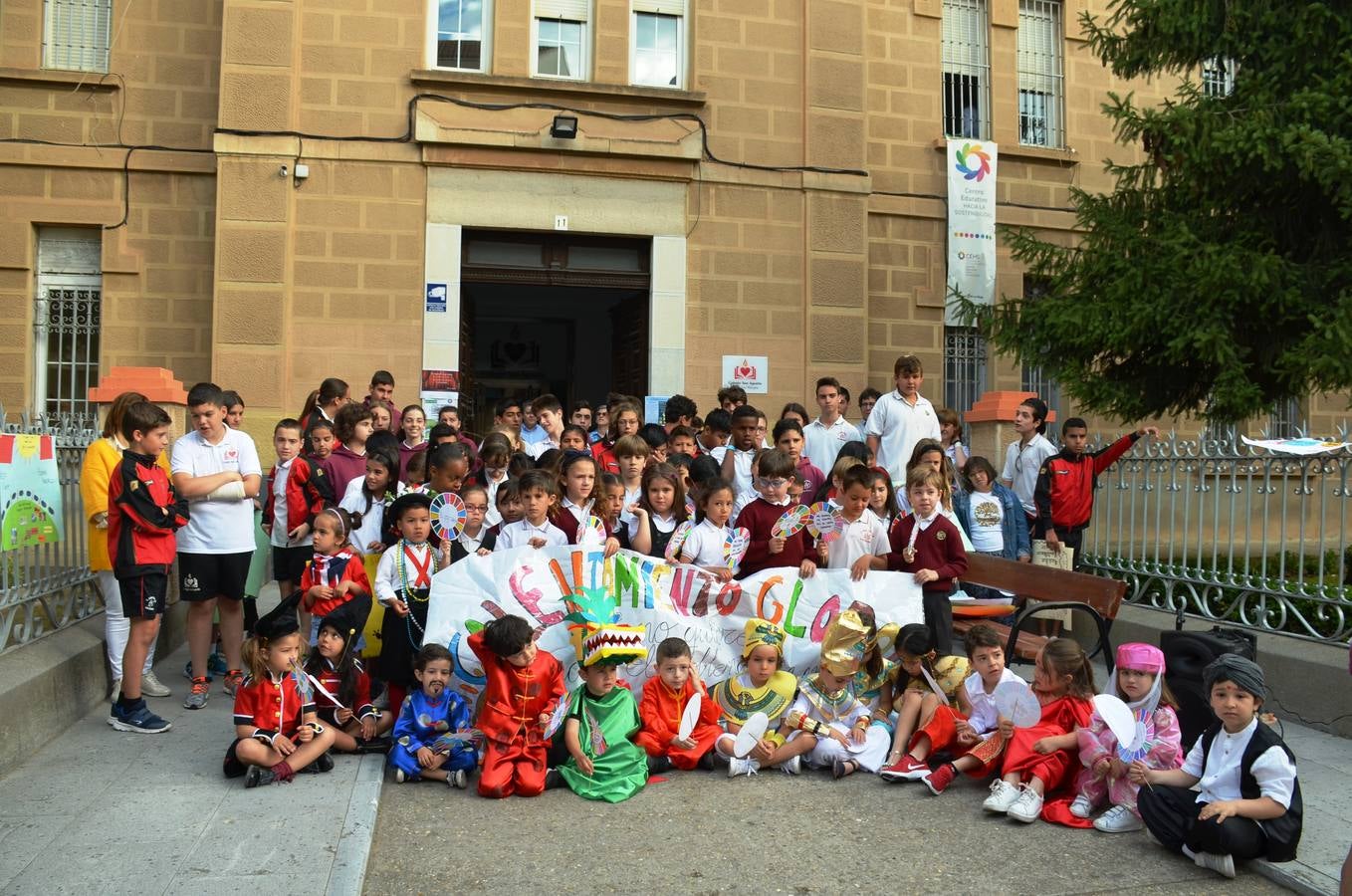 Los alumnos del colegio San Agustín han hecho un parón educativo por el Medio Ambiente.