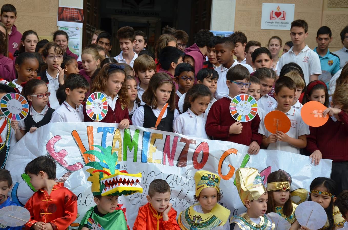 Los alumnos del colegio San Agustín han hecho un parón educativo por el Medio Ambiente.