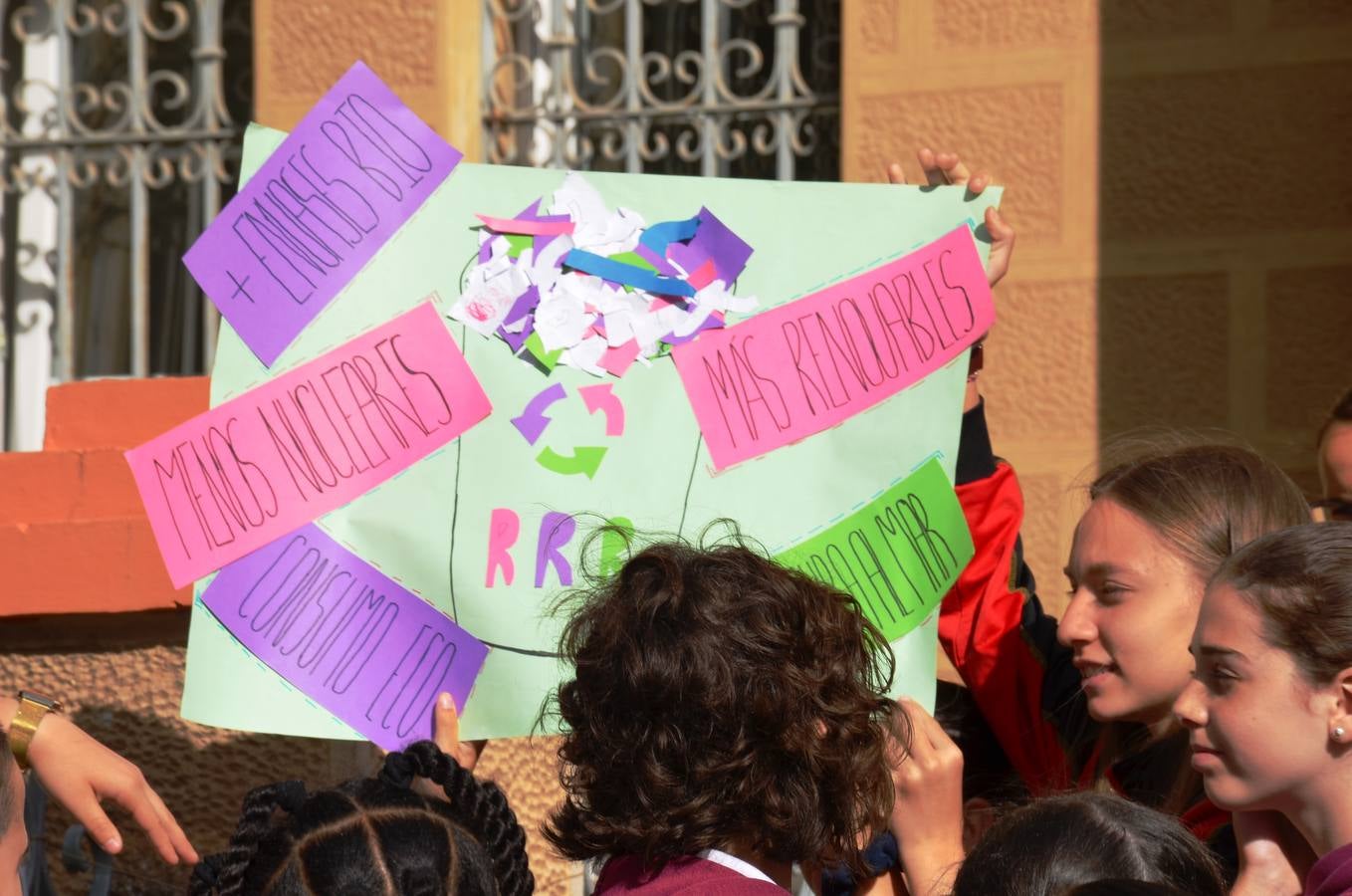 Los alumnos del colegio San Agustín han hecho un parón educativo por el Medio Ambiente.