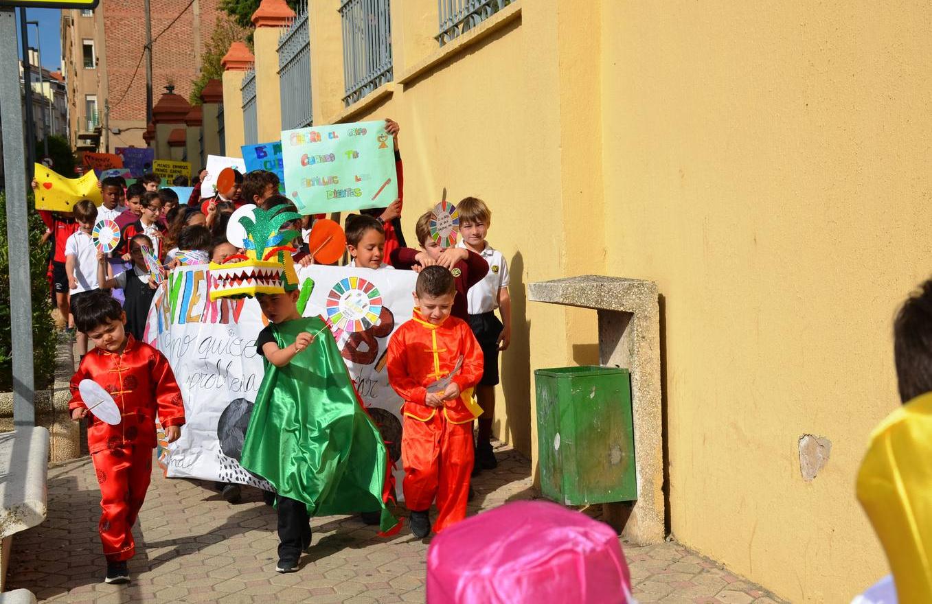 Los alumnos del colegio San Agustín han hecho un parón educativo por el Medio Ambiente.