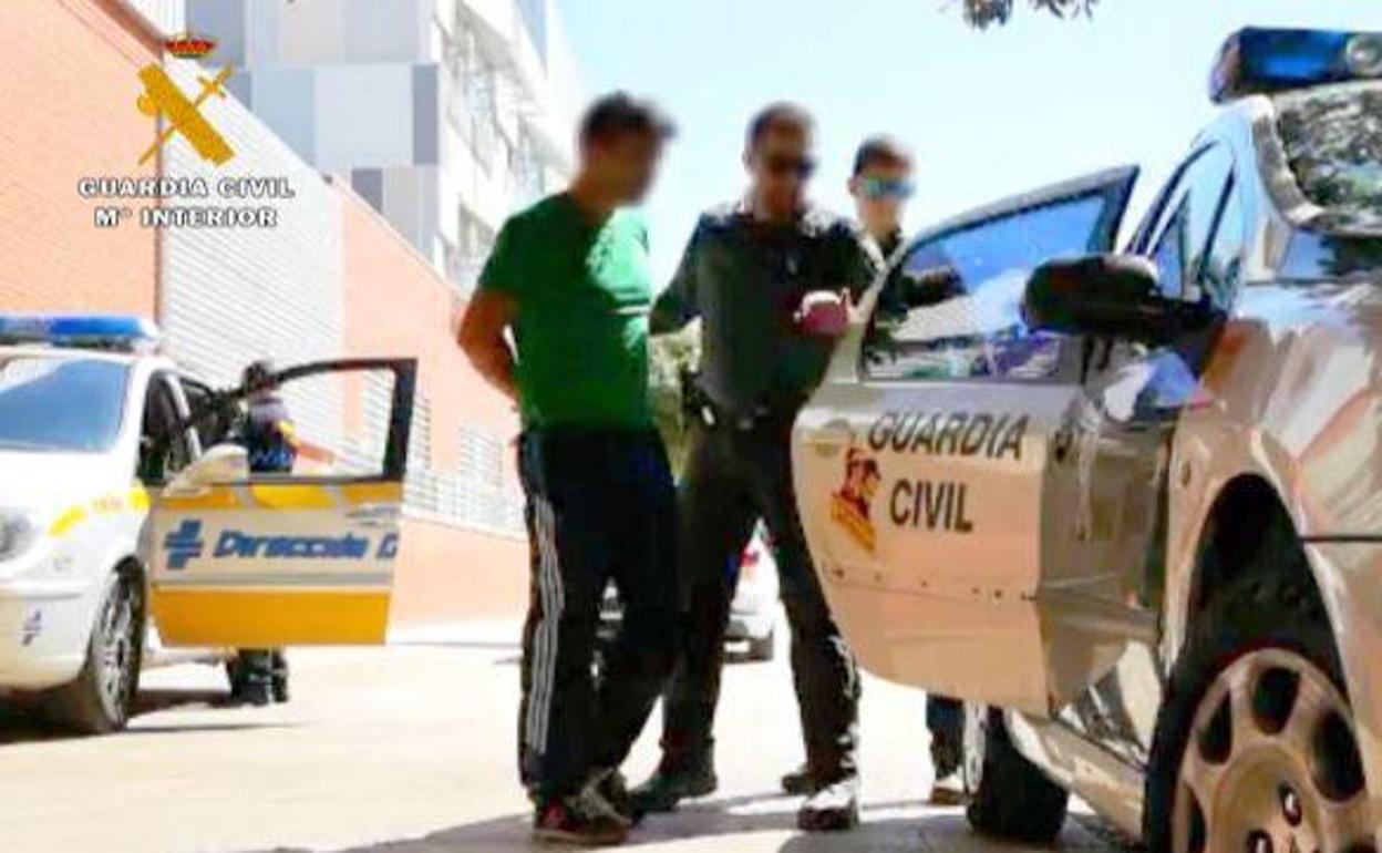 Momento en el que el joven era detenido.