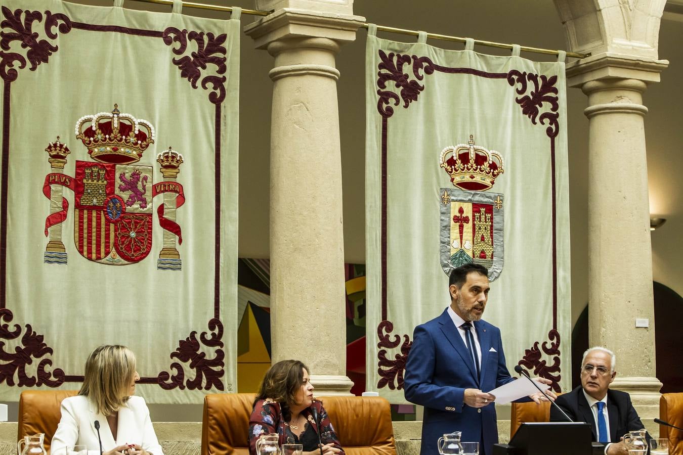 Fotos: Aplausos, gestos y discursos en la sesión para proclamar la Mesa del Parlamento riojano