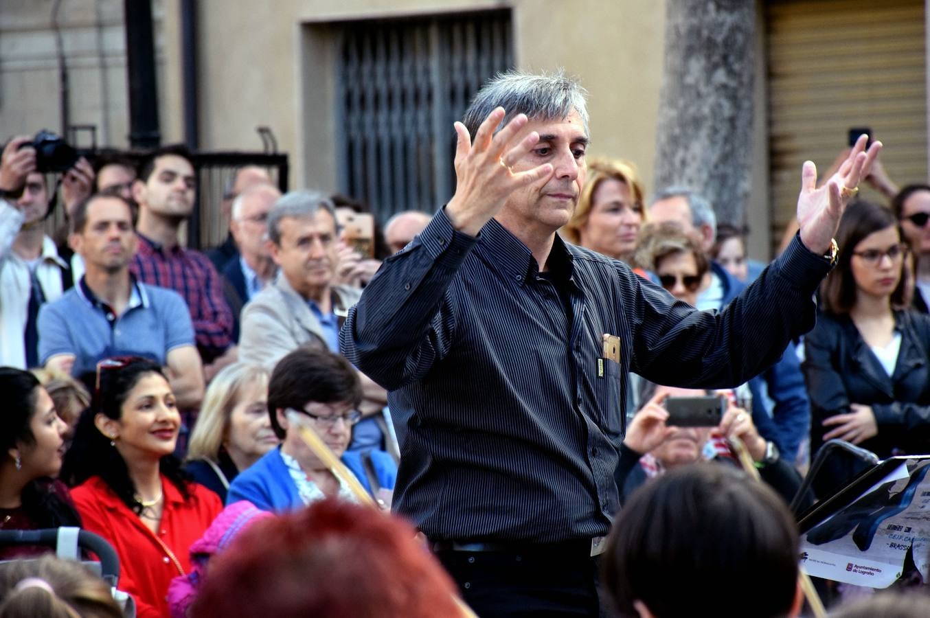 Por la tarde, la escuela de música tocó para quienes hasta allí se acercaron en la tarde del Día de la Música