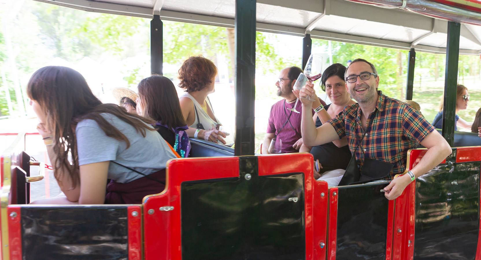 La finca institucional se ha convertido este sábado en un parque temático en torno al vino y la gastronomía riojana
