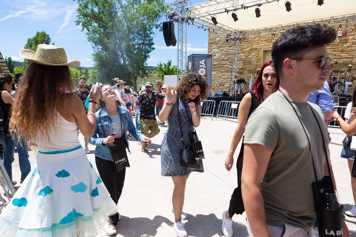 La finca institucional se ha convertido este sábado en un parque temático en torno al vino y la gastronomía riojana