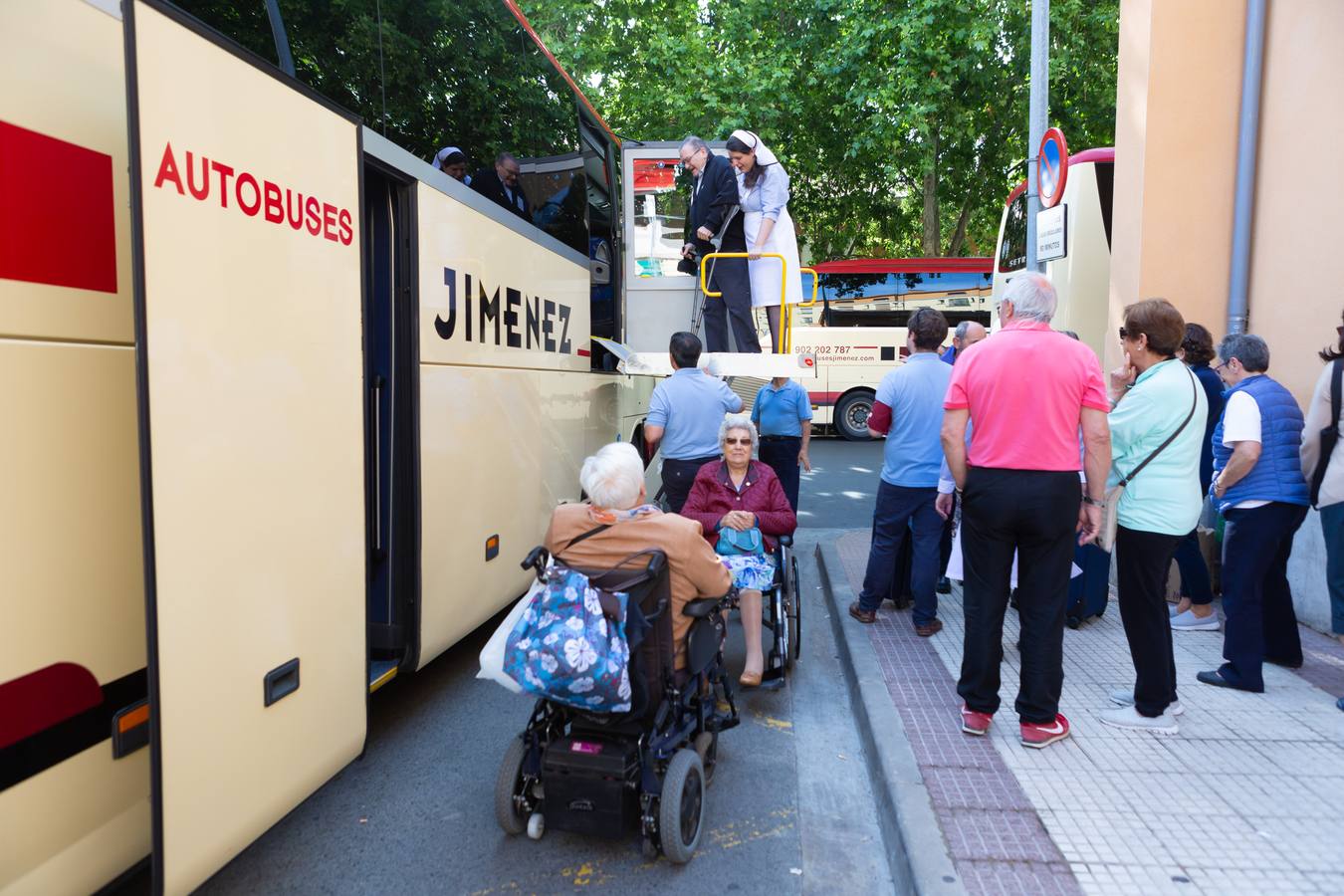 Fotos: Salida de la expedición diocesana a Lourdes