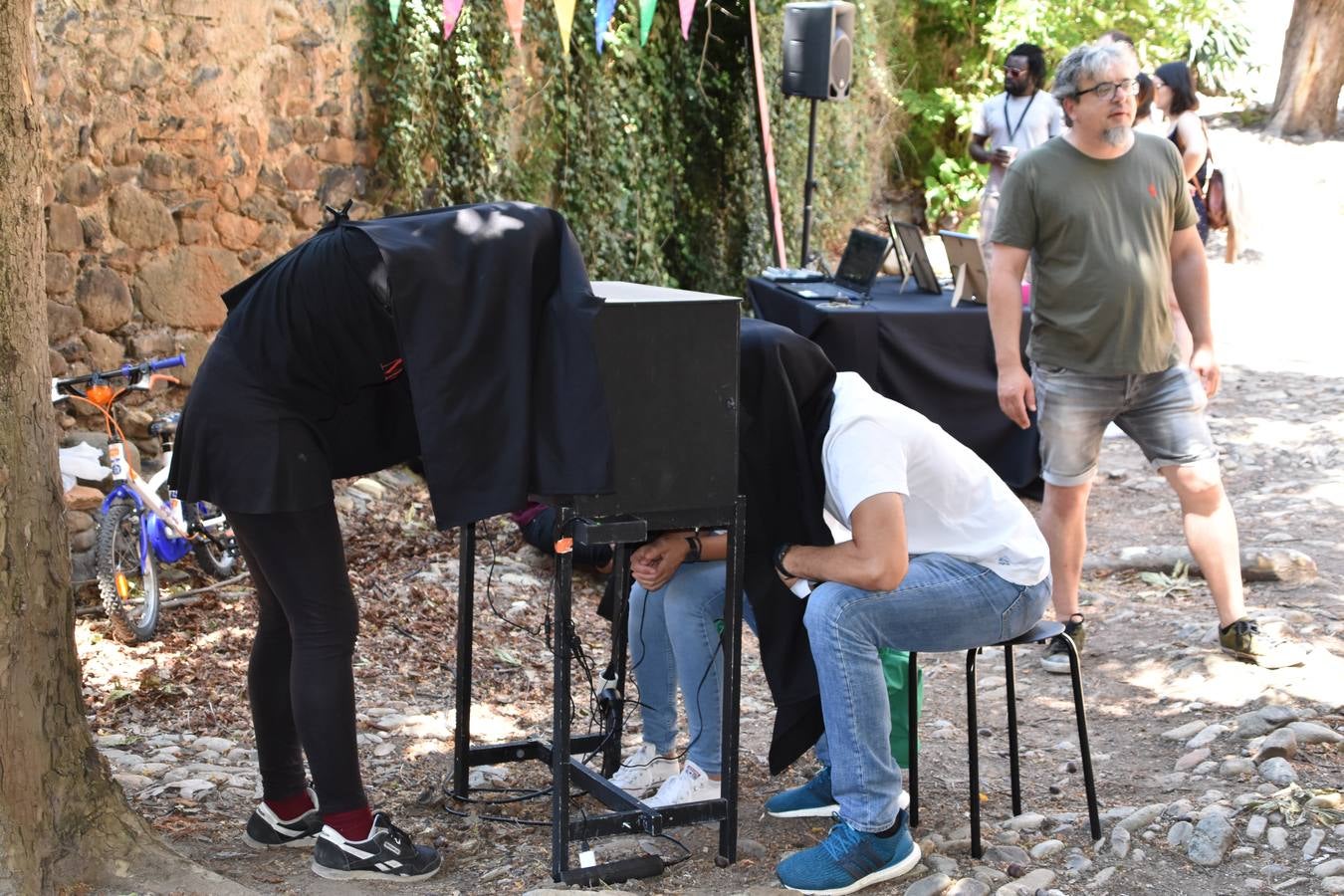 Gran ambiente en las calles de Enciso.