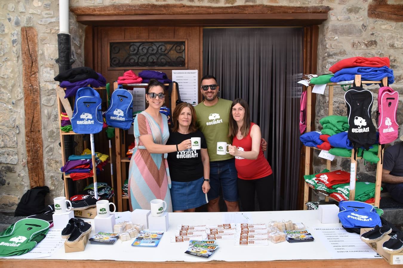 Gran ambiente en las calles de Enciso.