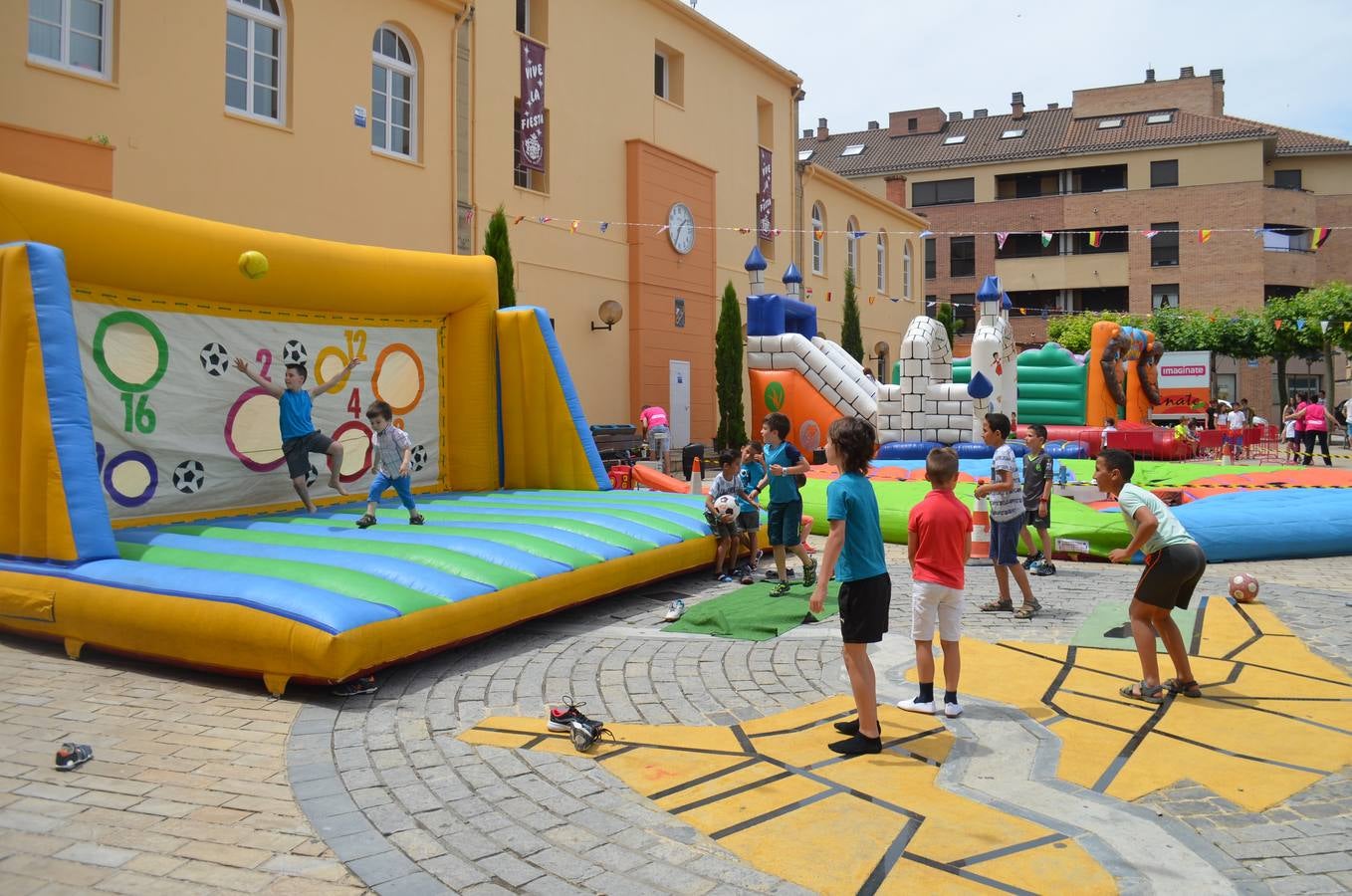 Fotos: Domingo de fiestas de San Juan en Fuenmayor